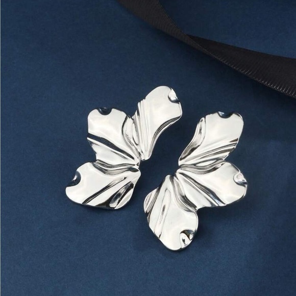 Silver half floral statement earrings Anthropologie - Picture 1 of 4